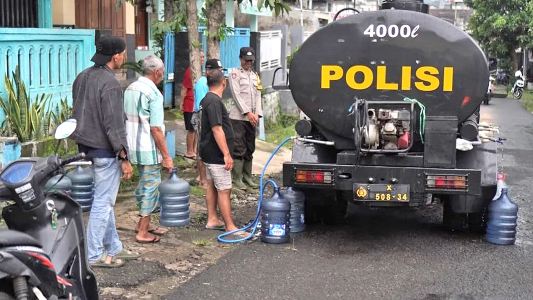 Tanah Longsor di Lawang Putus Saluran Air Bersih