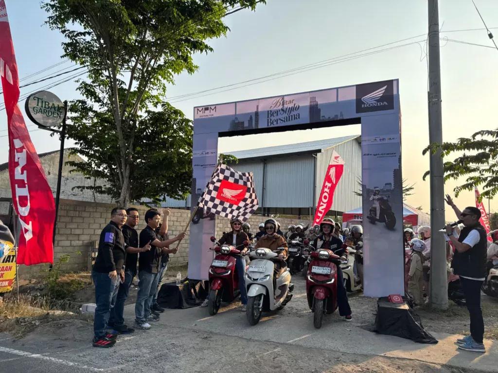 Blitar BerStylo Bersama Bikin Heboh! Ratusan Pengguna Honda Stylo 160 Riding Keliling Kota dengan Gaya
