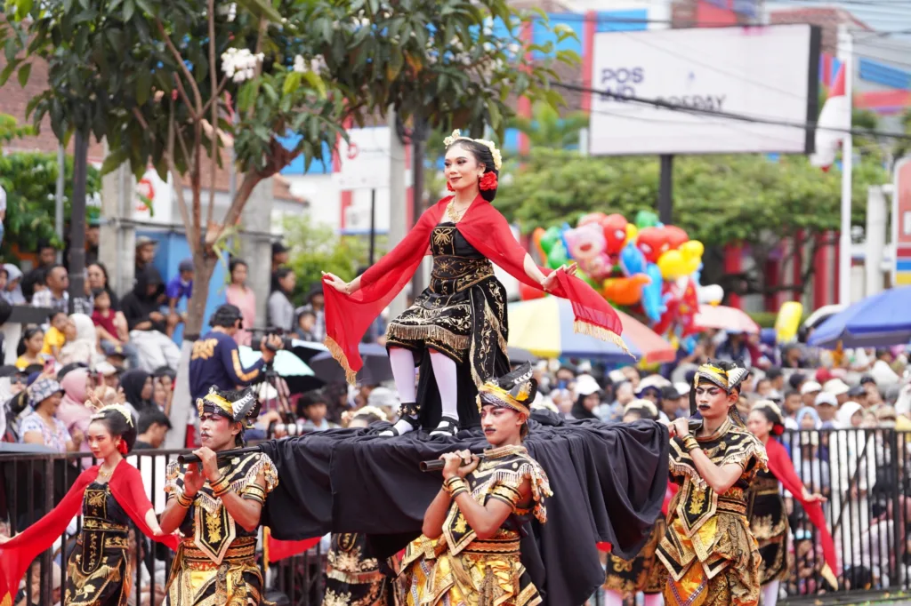 Pawai HUT RI di Kota Batu Diminta Lebih ‘NgeBatu’, Disparta Ajak Warga Tampilin Budaya dan Produk Lokal