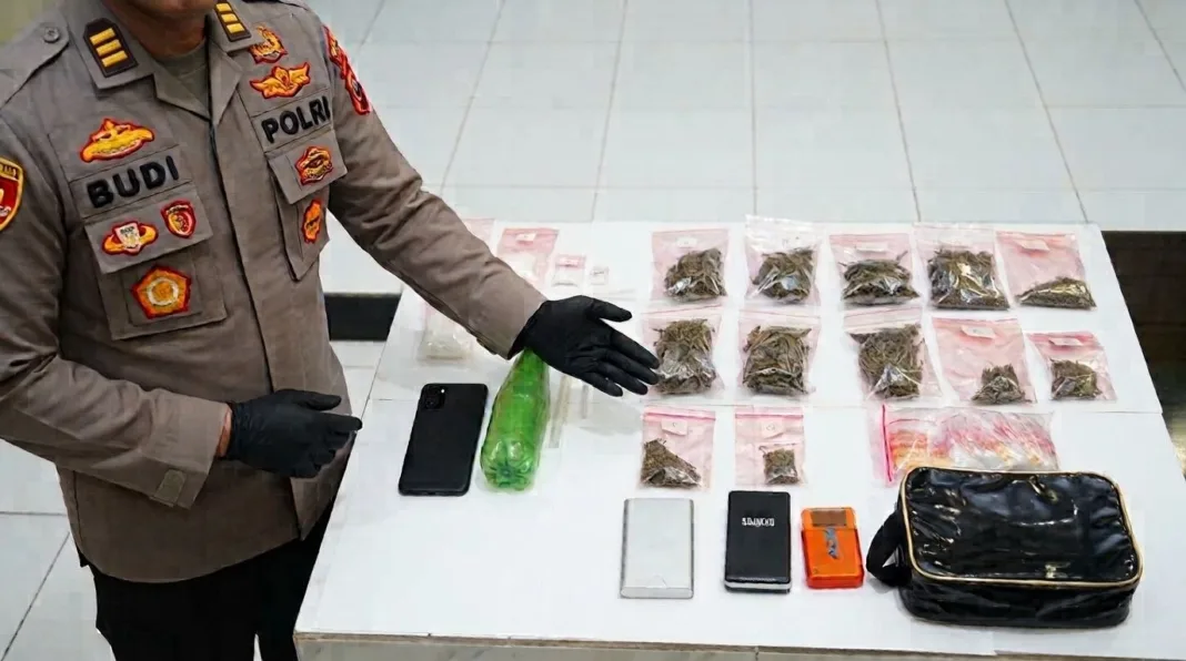 Satresnarkoba Polres Malang Gagalkan Dugaan Peredaran Sabu dan Ganja di Kepanjen