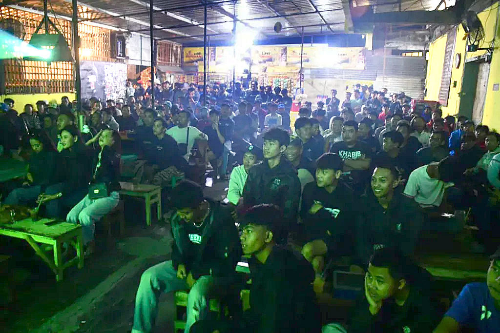 Nobar Arema FC Bikin Cuan! Warkop di Malang Full House, UMKM Ikut Kecipratan Rezeki
