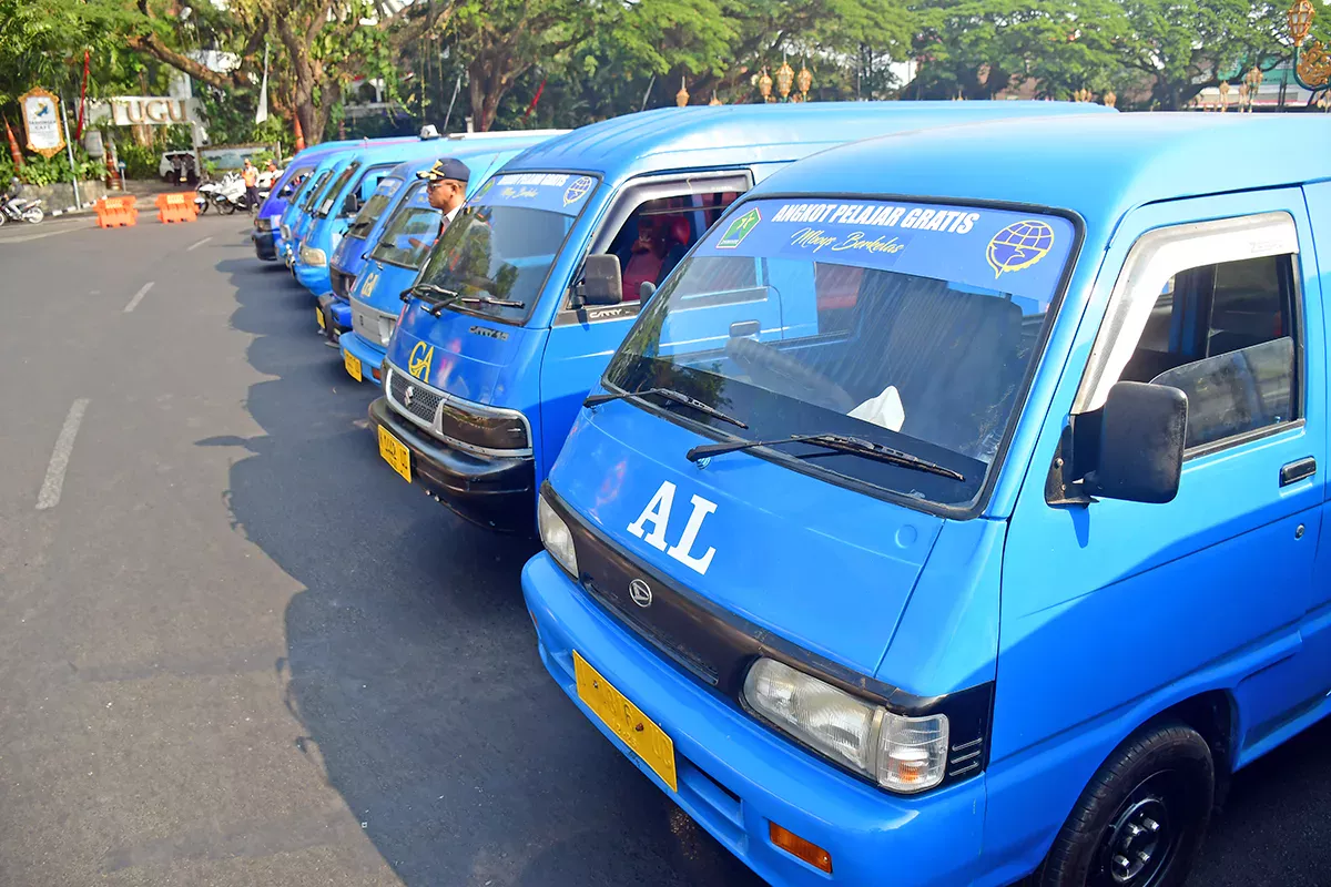 Resmi Mengaspal! Angkot Pelajar Gratis Kota Malang, Banyak Siswa Masih Belum Tahu