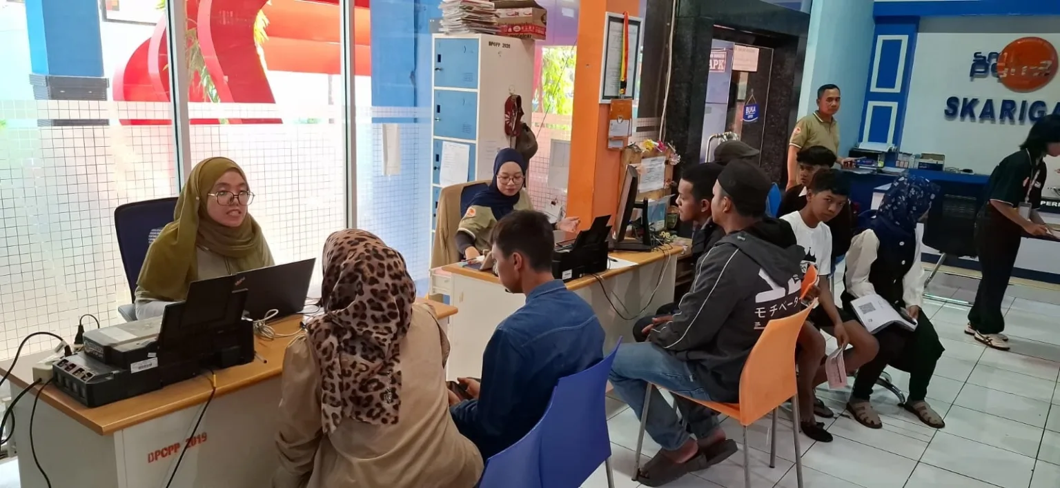 SPMB SMK PGRI 3 Malang Diserbu! Antrean Sudah Mengular Sebelum Tengah Malam, Kuota Tetap 997 Siswa
