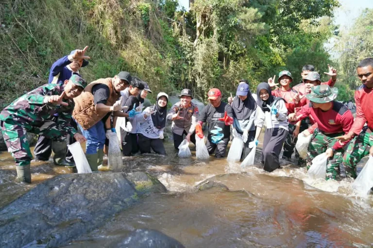 Nggak Cuma Pungut Sampah! Sabers Pungli Kota Batu Kini Fokus Ubah Gaya Hidup Peduli Lingkungan