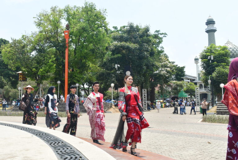 firman-hari batik alun alun (1)