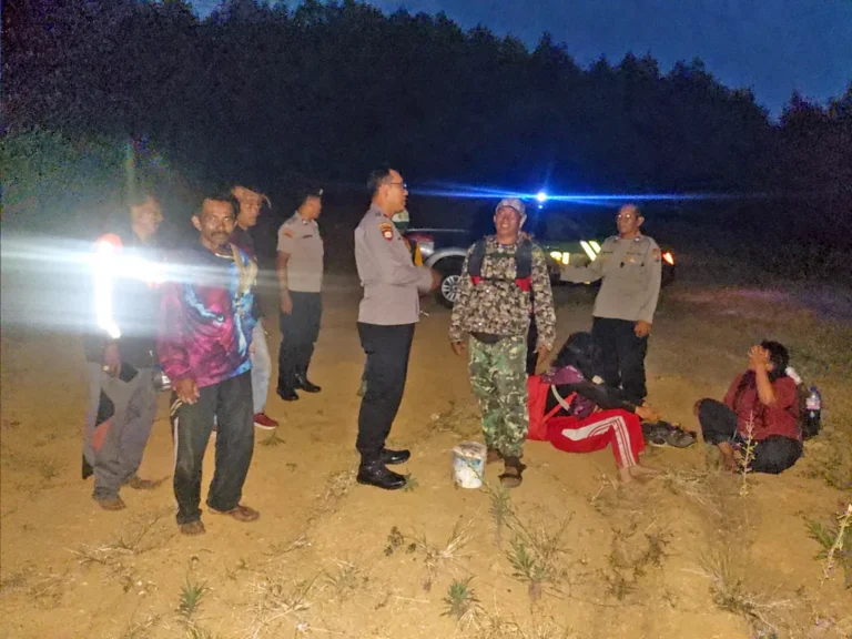 Nekat Naik Saat Karhutla, 9 Pendaki Batu Tulis Pegunungan Kawi Dievakuasi